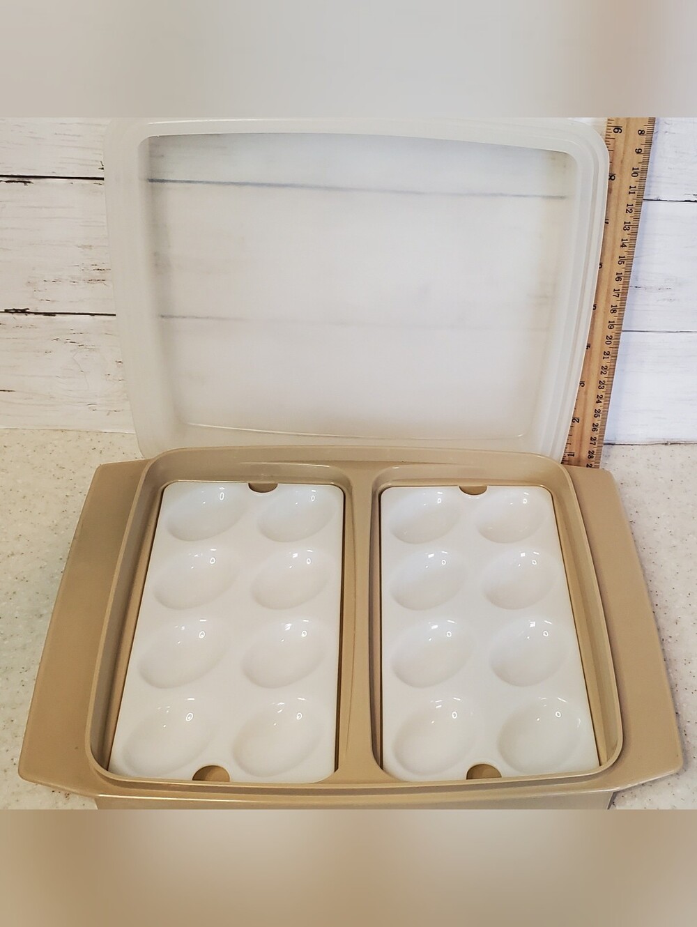 Vintage Tupperware Deviled Egg Carrier Holder 16 Egg Harvest Gold Taupe w/ Lid